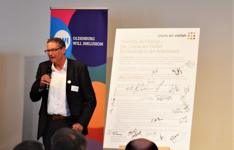 Vortrag vom Geschäftsführer der GSN Gebäudesicherheit Nord GmbH Jürgen Groen beim beim 6. Diversity-Tag Oldenburg 